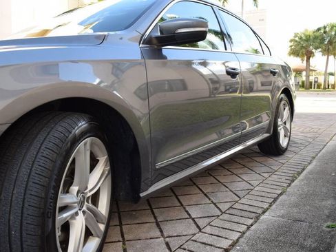 Used 2015 Volkswagen Passat TDI SEL Premium image 14