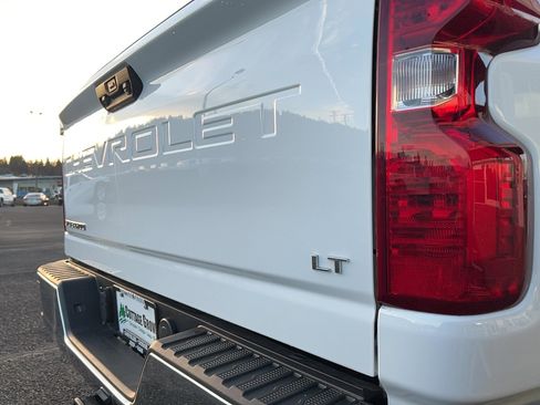 Used 2023 Chevrolet Silverado 2500 LT image 32