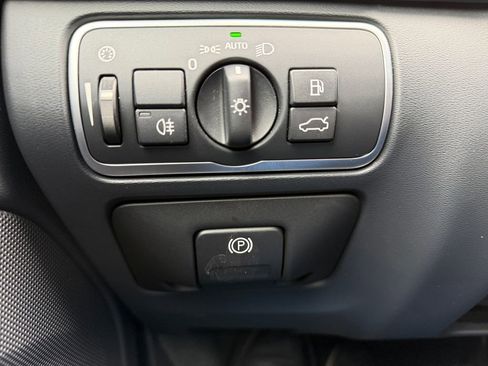 Used 2016 Volvo V60 T5 Cross Country Platinum image 24