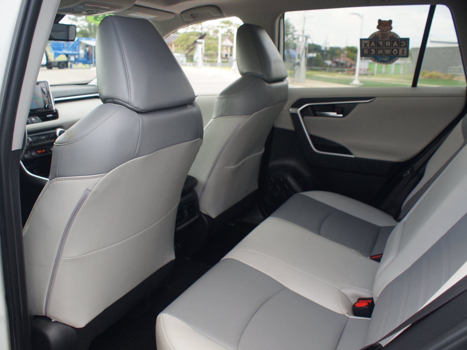Used 2019 Toyota RAV4 Limited w/ Advanced Technology Package FWD image 18