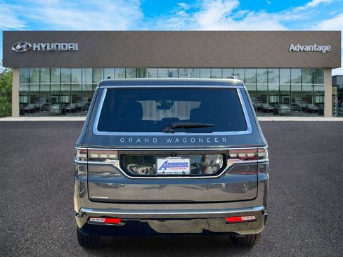 Used 2022 Jeep Grand Wagoneer Series II AWD/4WD image 7