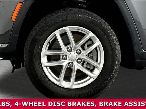 Used 2023 Jeep Grand Cherokee L Laredo AWD/4WD image 31