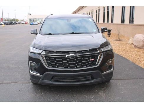 Used 2022 Chevrolet Traverse RS image 9