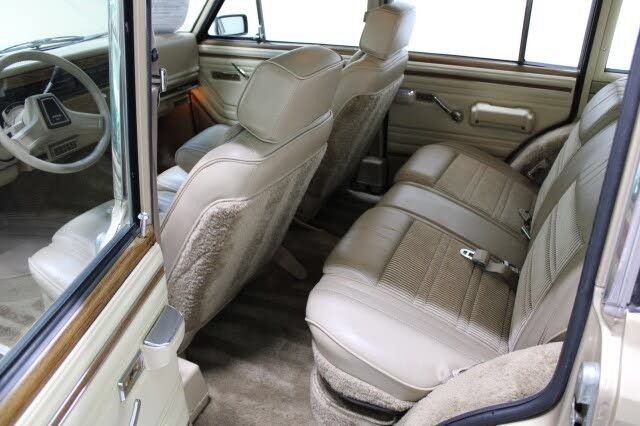 Used 1989 Jeep Grand Wagoneer AWD/4WD image 27