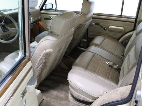 Used 1989 Jeep Grand Wagoneer image 27