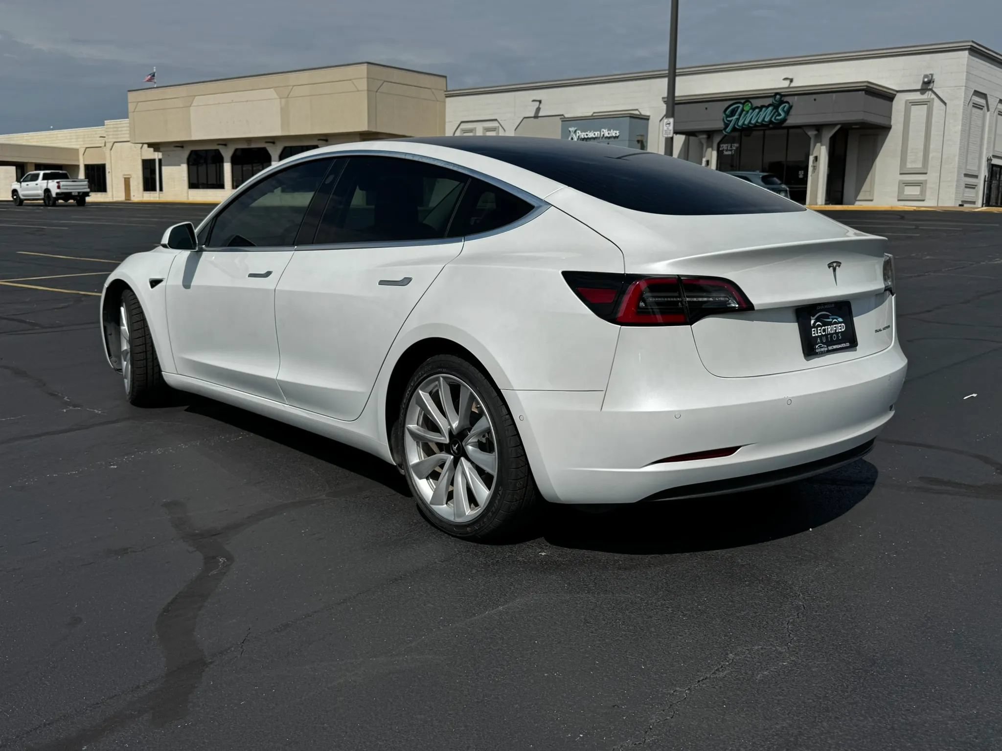 Used 2019 Tesla Model 3 Long Range AWD/4WD image 3