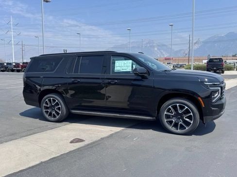 New 2026 Chevrolet Suburban RST w/ RST Capability Package AWD/4WD image 6