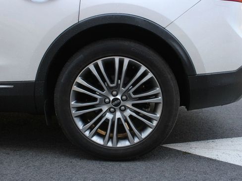 Used 2016 Lincoln MKX Reserve w/ Driver Assistance Package AWD/4WD image 10