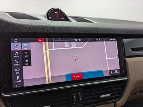 Used 2019 Porsche Cayenne image 27