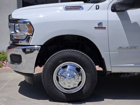 Used 2024 RAM 3500 SLT w/ Quick Order Package 2YG SLT AWD/4WD image 8