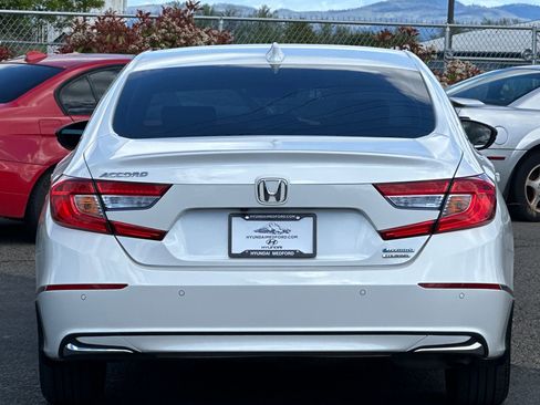 Used 2019 Honda Accord Touring image 5
