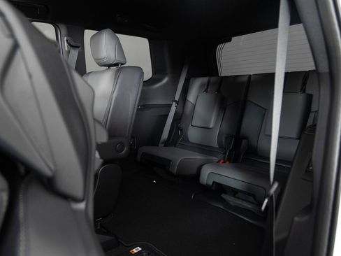 Used 2025 Lexus GX 550 image 19