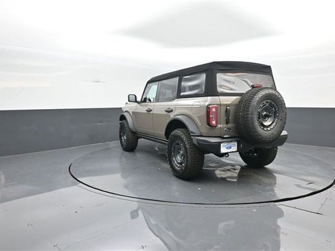 New 2025 Ford Bronco Badlands image 5