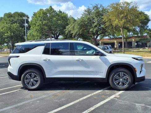New 2026 Chevrolet Traverse LT w/ Driver Confidence Package image 3