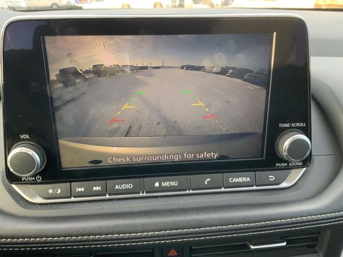 Used 2024 Nissan Rogue SV image 40