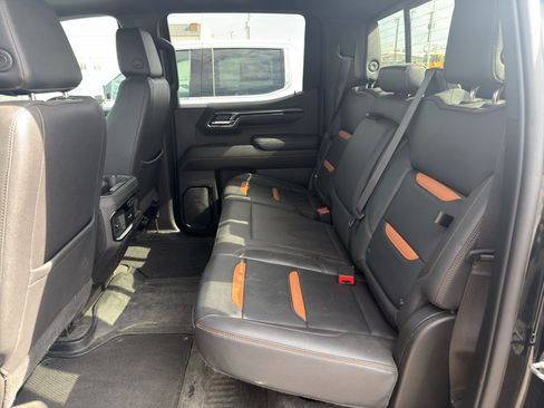 Used 2023 GMC Sierra 1500 AT4 w/ Technology Package AWD/4WD image 27