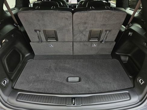 New 2026 Jeep Grand Cherokee L Limited RWD image 9