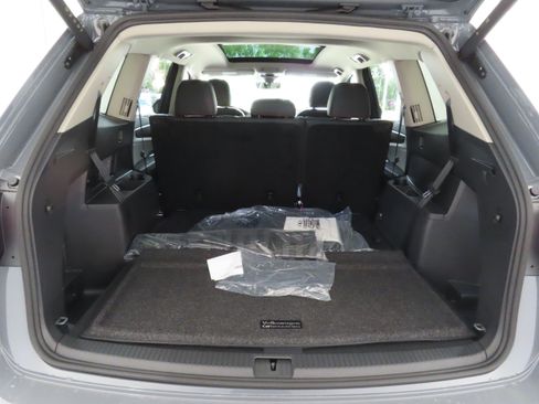 New 2025 Volkswagen Atlas Peak Edition SE image 24