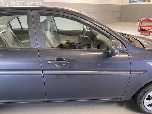 Used 2010 Hyundai Accent GLS FWD image 19
