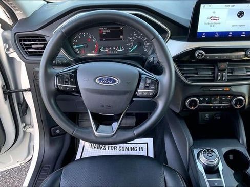 Used 2022 Ford Escape SEL image 4