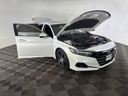 Used 2021 Honda Accord Touring image 14