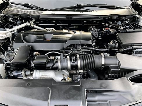 Used 2023 Acura TLX image 9