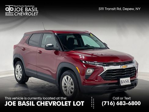 Used 2024 Chevrolet TrailBlazer LS w/ LS Convenience Package image 1