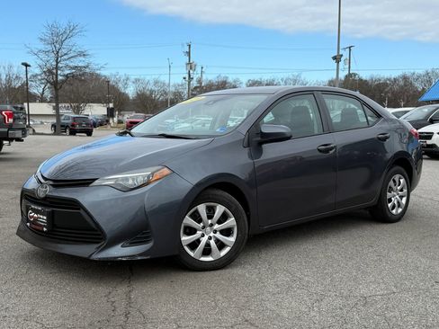 Used 2019 Toyota Corolla LE image 2