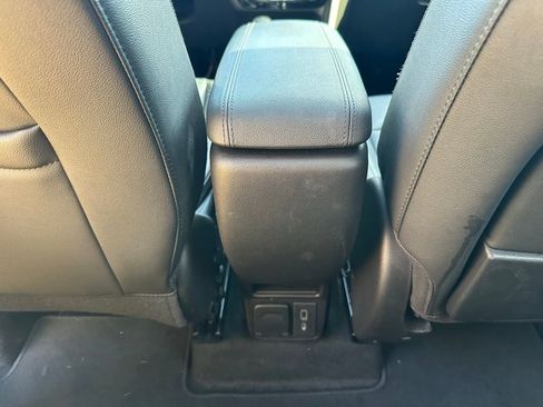 Used 2020 Buick Encore GX Essence w/ Experience Buick Package image 37