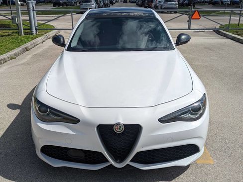 Used 2019 Alfa Romeo Giulia w/ Quick Order Package 22K Sport image 9