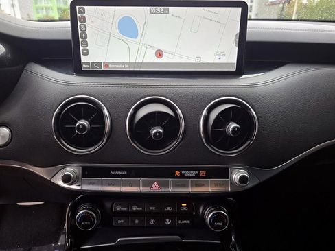 Used 2022 Kia Stinger GT1 image 13