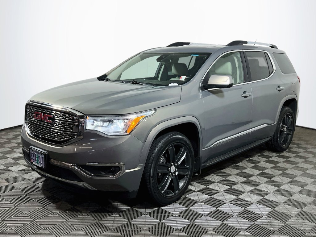 Used 2019 GMC Acadia Denali w/ Technology Package AWD/4WD image 3