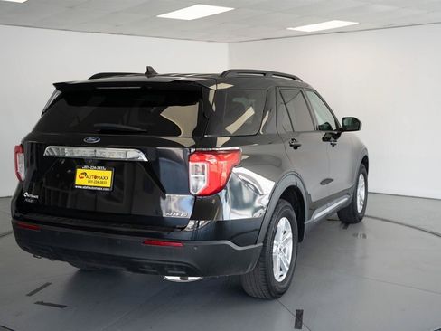 Used 2022 Ford Explorer XLT AWD/4WD image 7