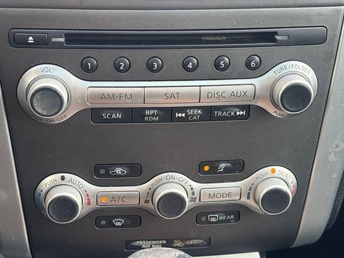 Used 2011 Nissan Murano LE w/ Navigation Pkg image 13