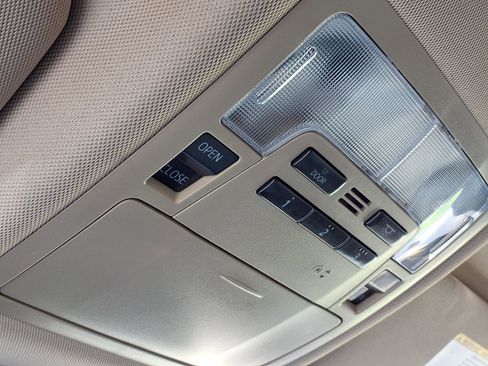 Used 2019 Toyota Highlander Limited image 17