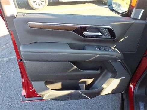 New 2026 Chevrolet Suburban High Country image 11