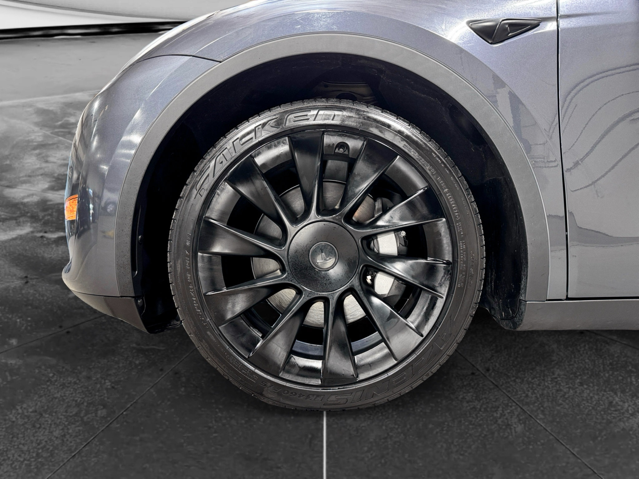 Used 2023 Tesla Model Y Long Range AWD/4WD image 30