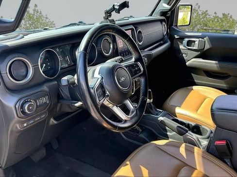 Used 2021 Jeep Wrangler Unlimited Sahara w/ Cold Weather Group AWD/4WD image 11