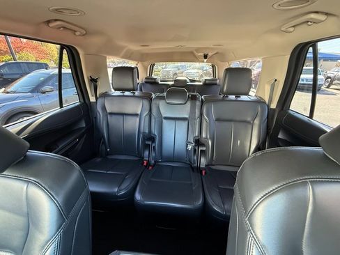 Used 2024 Ford Expedition Max XLT image 15