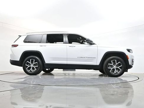 Used 2024 Jeep Grand Cherokee L Limited w/ Luxury Tech Group II AWD/4WD image 34