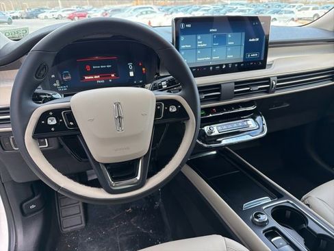 New 2026 Lincoln Corsair Premiere AWD/4WD image 9