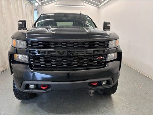 Used 2021 Chevrolet Silverado 1500 Custom Trail Boss w/ Midnight Edition AWD/4WD image 2