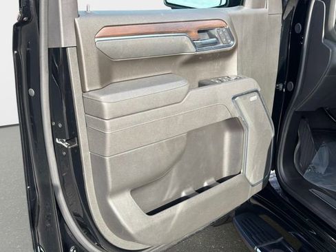 New 2026 GMC Sierra 1500 SLT w/ SLT Premium Package image 16