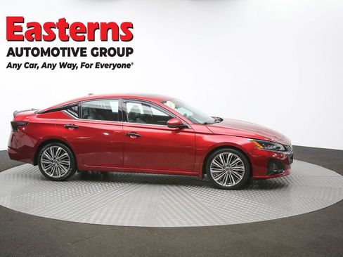 Used 2023 Nissan Altima 2.5 SL FWD image 46