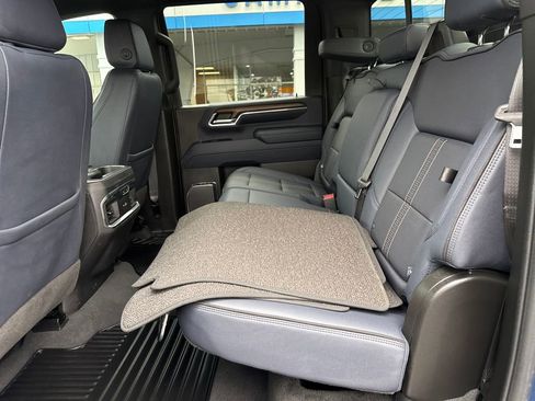 Used 2024 Chevrolet Silverado 2500 High Country image 32