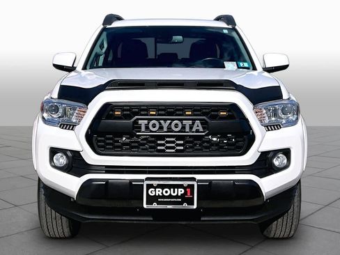 Used 2023 Toyota Tacoma SR5 AWD/4WD image 4