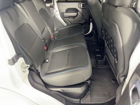 Used 2023 Jeep Wrangler Unlimited Rubicon 4xe image 27