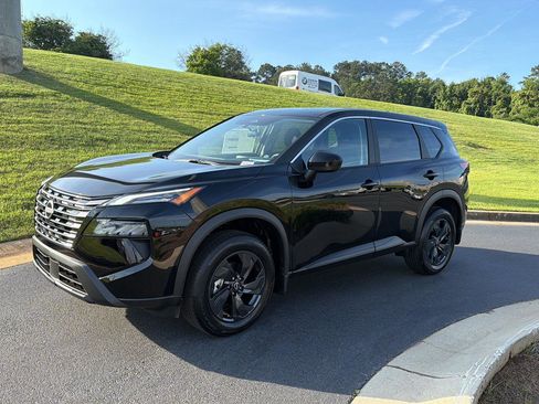 New 2026 Nissan Rogue SV w/ Cold Weather Package FWD image 2