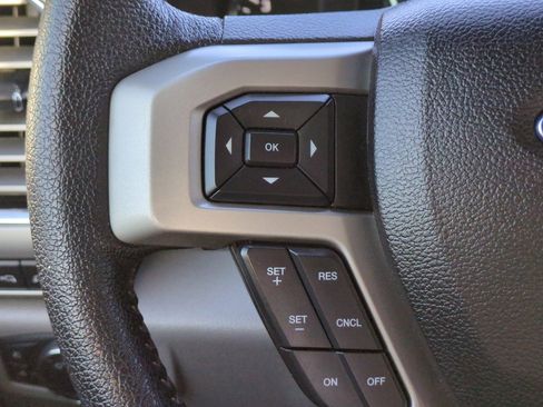 Used 2015 Ford F150 Lariat image 26