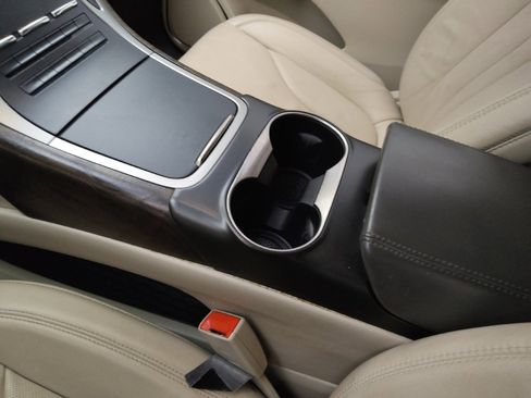 Used 2016 Lincoln MKX Reserve w/ Climate Package image 26